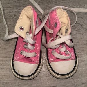 Pink kids Chuck taylor size 3